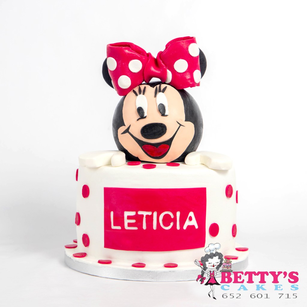 tarta tridimensional de minnie mouse de fondant