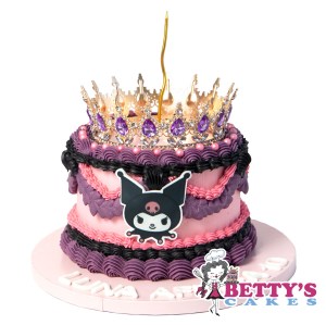 tarta vintage kuromi con corona y purpurina
